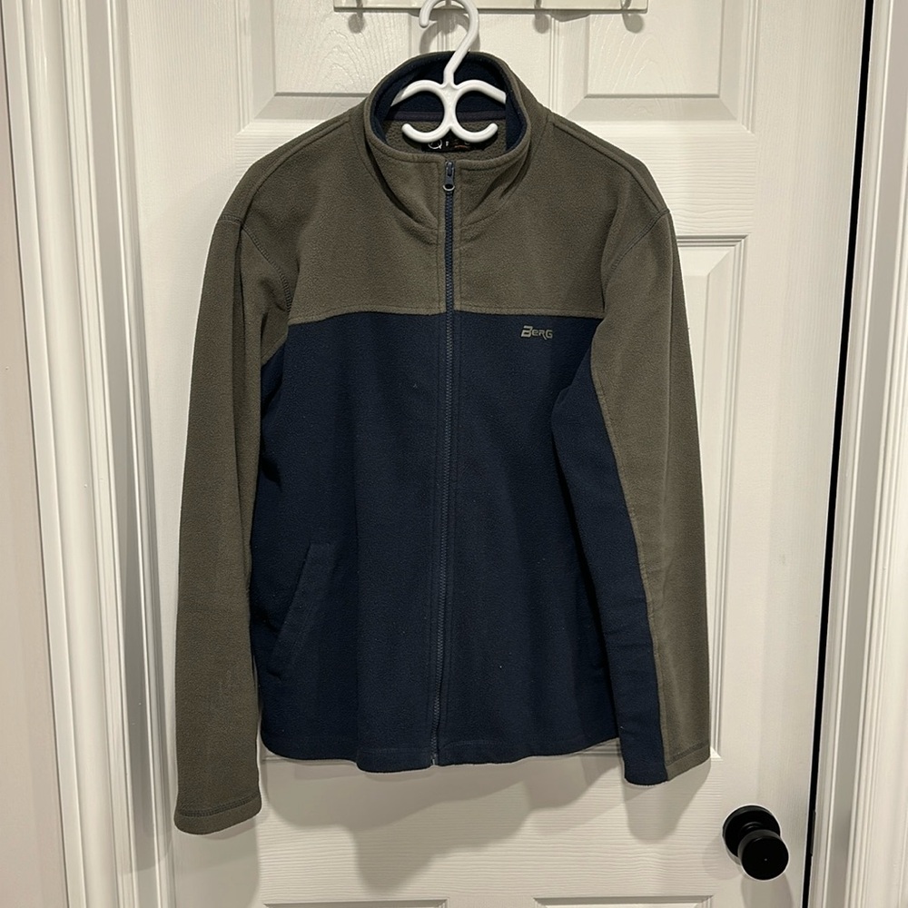 Berg Outdoor Hoodie - Green and Navy - Medium